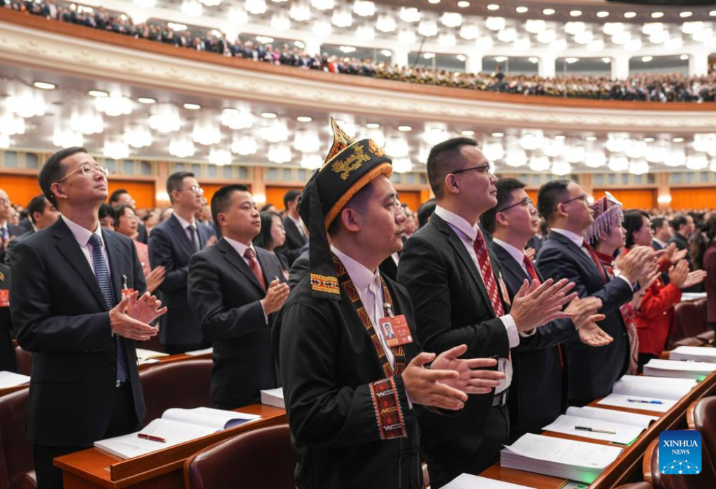 China establece meta de crecimiento económico de 4,5-5% para 2026