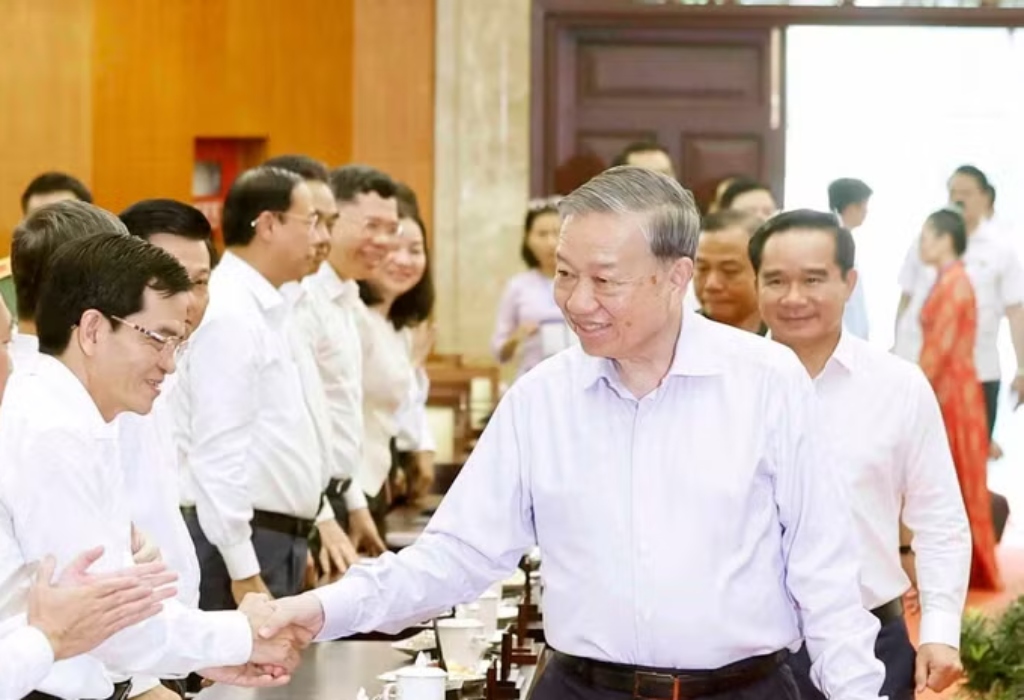 ¿Qué pidió presidente de Vietnam a ciudad Ho Chi Minh?