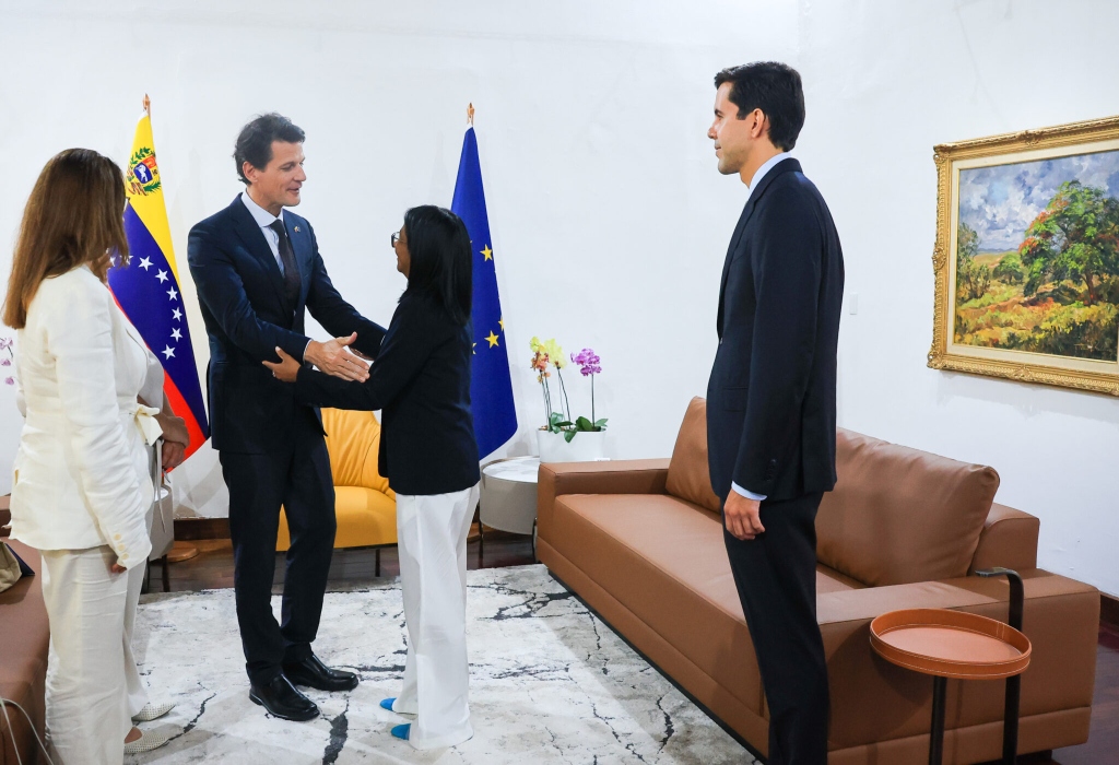 Delcy Rodríguez recibió a delegación de la Unión Europea