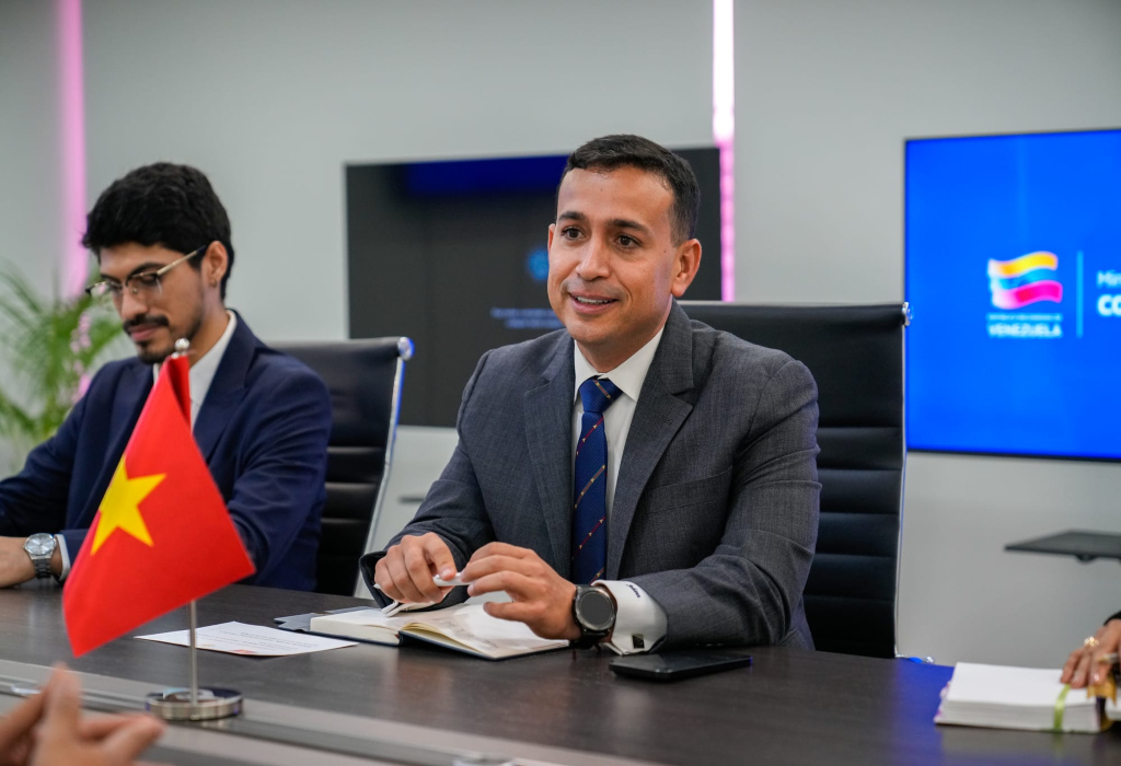 Venezuela y Vietnam expoloran oportunidades para fortalecer el intercambio comercial