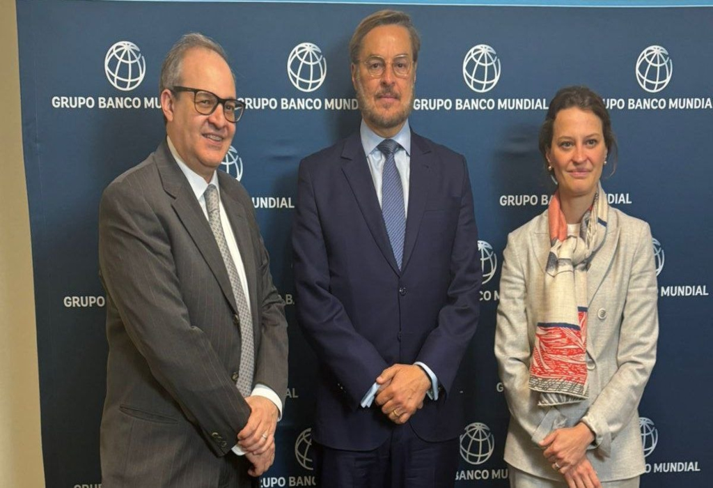 Banco Mundial y representante de Venezuela evalúan oportunidades de inversión y empleo