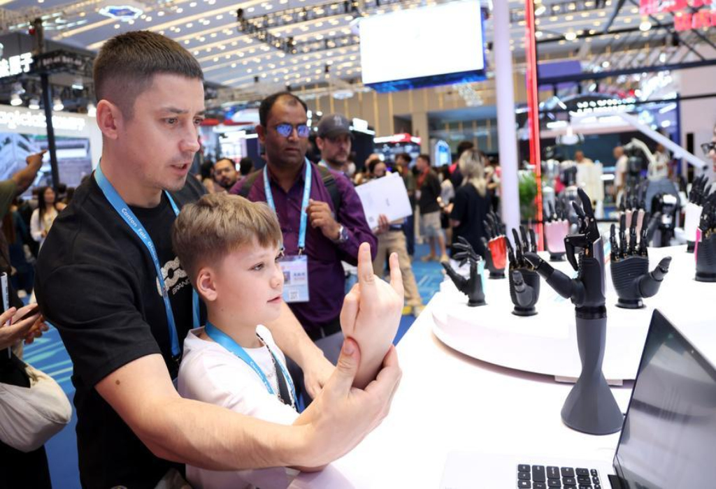 Feria de Cantón de China registra asistencia récord de compradores extranjeros