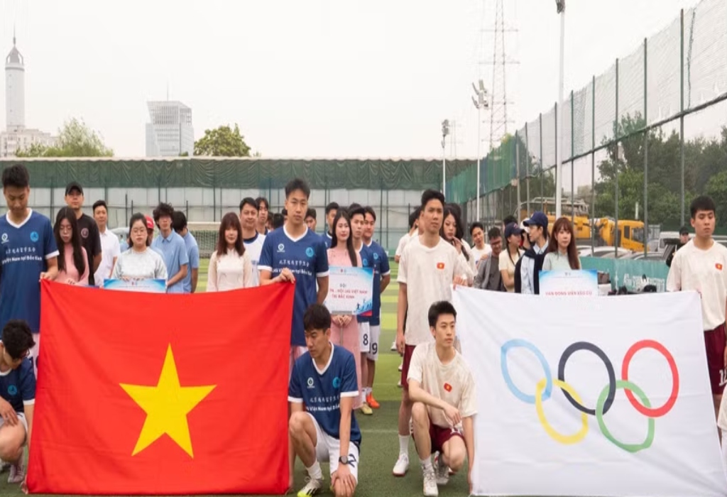 Festival deportivo en Beijing conmemora natalicio del líder presidente Ho Chi Minh