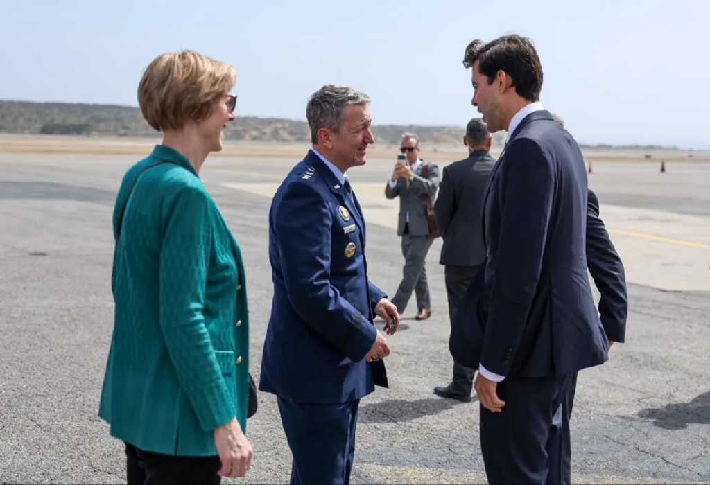 ¿Qué temas discutió el general Dan Caine con autoridades venezolanas?