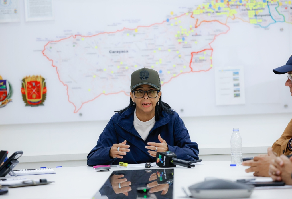 Presidenta (E) Delcy Rodríguez agradece solidaridad de China para atender emergencia por sismos