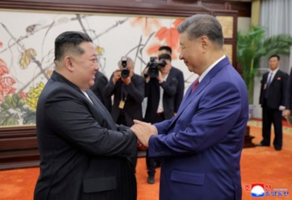 Presidente Xi Jinping llega a Pionyang para visita de Estado en Corea del Norte