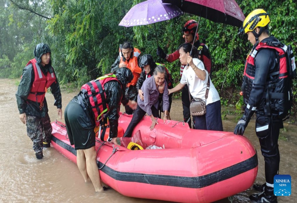Xi Jinping insta a realizar máximos esfuerzos de asistencia por inundaciones