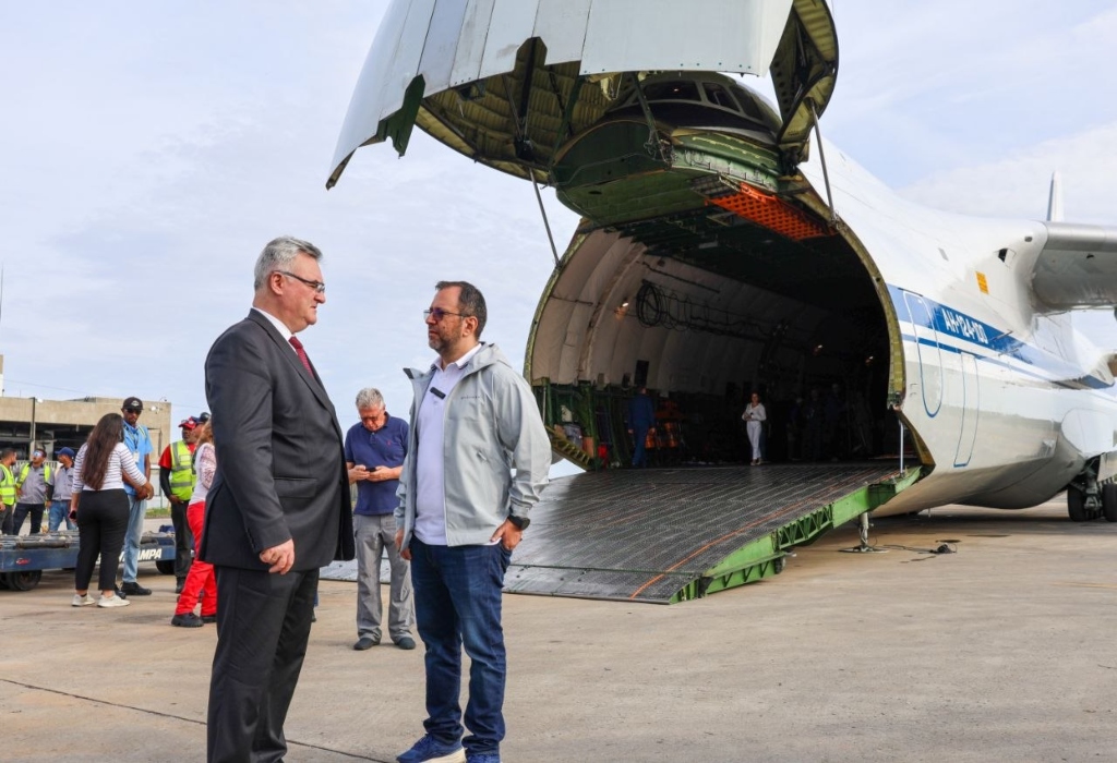 Rusia envía un segundo avión con 25 toneladas de ayuda a Venezuela