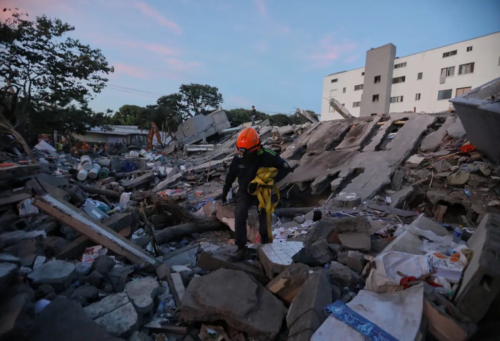 Asciende a 240 la cifra de muertos por terremoto en Colombia