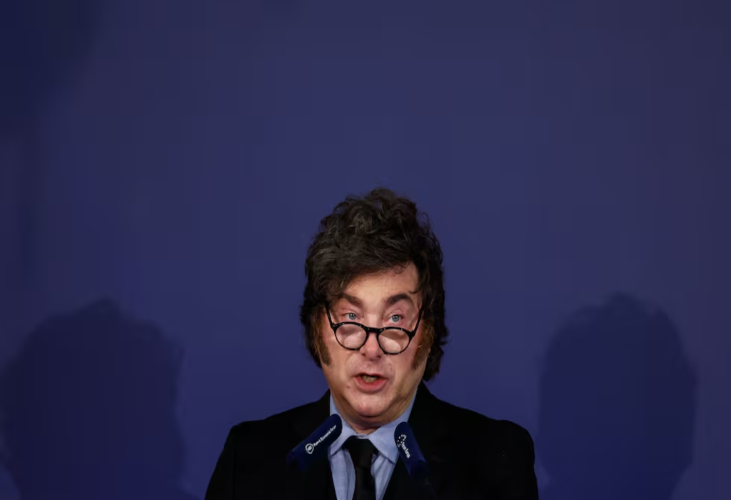 Javier Milei llama «impresentable dictador» a Pedro Sánchez en su visita a España