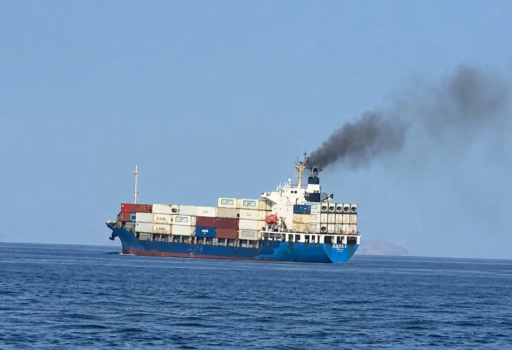 Irán y Omán acuerdan rutas seguras de navegación en el estrecho de Ormuz